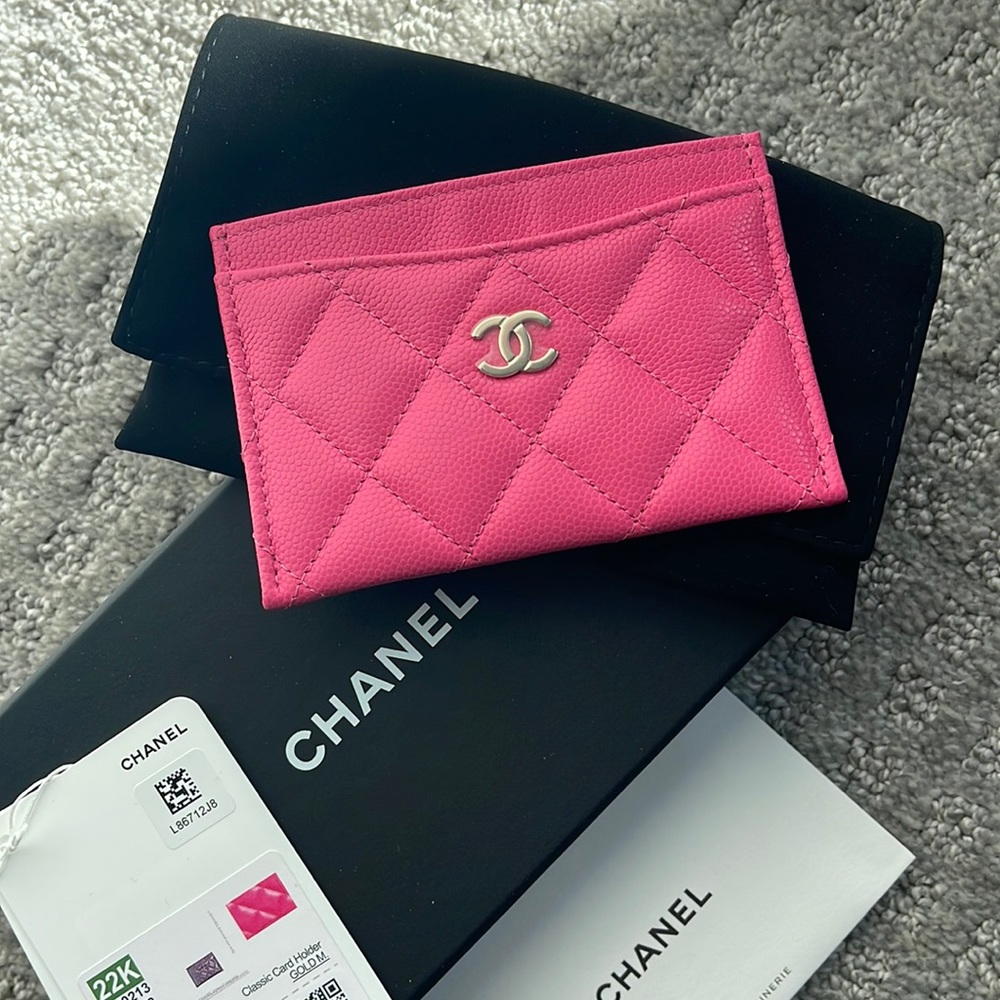💕 BNIB 22K CHANEL Hot Pink Caviar Flat Cardholder